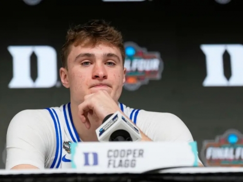 NBA》Flagg「鏟雪打球」練成狀元！虎媽「魔鬼特訓」曝　人生劇本太狂