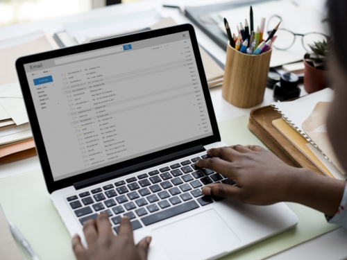 ＠不是小老鼠 內行揭正確念法：台灣人都錯了