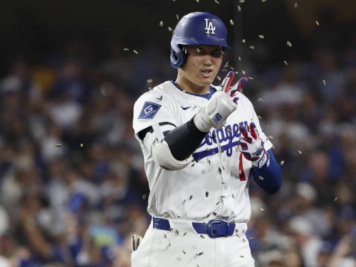 MLB季後賽》大谷翔平首度雙響砲 道奇5轟擊退紅人、率先聽牌