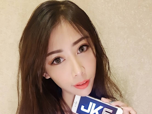 甜萌美乳女神－Angela步步
