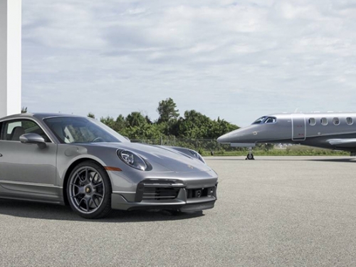 買飛機送保時捷?豪華噴射機 Phenom 300E 推出 911 Turbo S 限量同捆包！