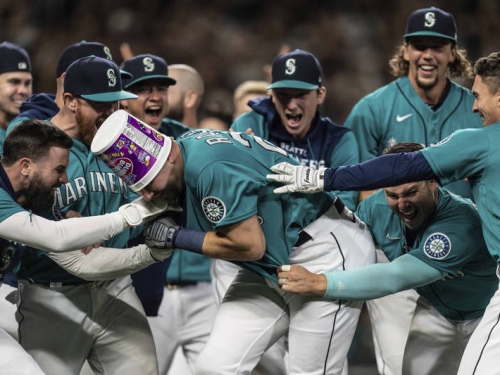 MLB》9下2出局再見全壘打！水手終結21年悲情重返季後賽