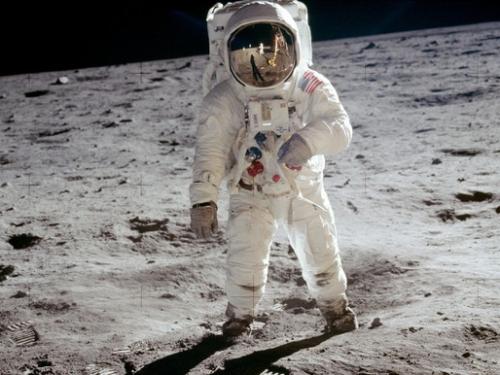 登月50年／美前陸軍指揮官：40部UFO影片被刪掉！　NASA回應了