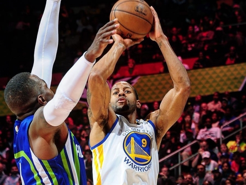 沒有KD還有我！小AI聯手柯瑞賞老鷹10記3分彈 勇士2連勝