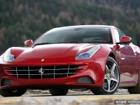 最舒適的烈馬再進化 法拉力《Ferrari FF》改款預告釋出