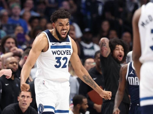 NBA季後賽》湯斯G4優異表現打破低潮 總教練感到驕傲