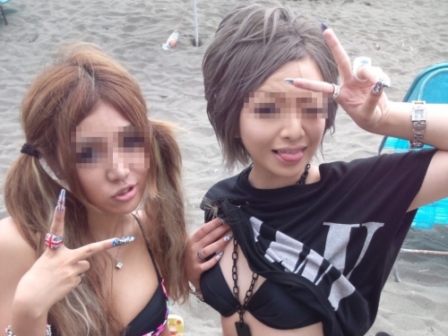 懷念海邊&夏天？　癡漢掌鏡沙灘偷拍「狂攝大奶」…再熱一次！