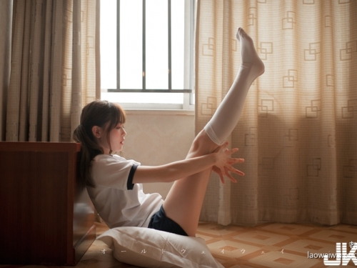 學生妹的「私密絕對領域」！最嬌羞的青澀眼神問你想跟她一起做什麼？