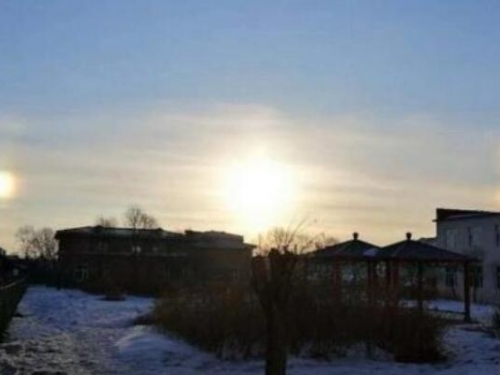 漠河上空出現三個太陽：幻日(罕見的大氣光學現象)