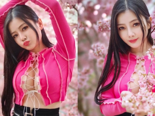 「小桃子Vivi」賞櫻偷藏邪惡武器，「暴力巨乳」讓粉絲超想拆解！