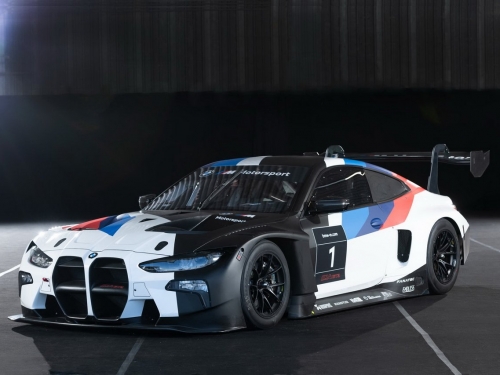 新世代 BMW M4 GT3 賽車震撼問世！緊繃的大鼻孔配上緊繃空力套件只有帥而已