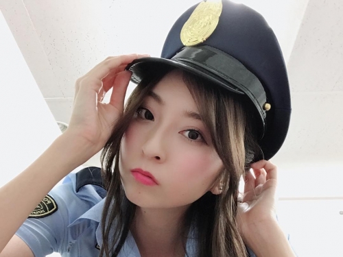 性感「長腿御姐」使出巨乳夾玻璃超危險！渾圓美臀吃布吃很深！