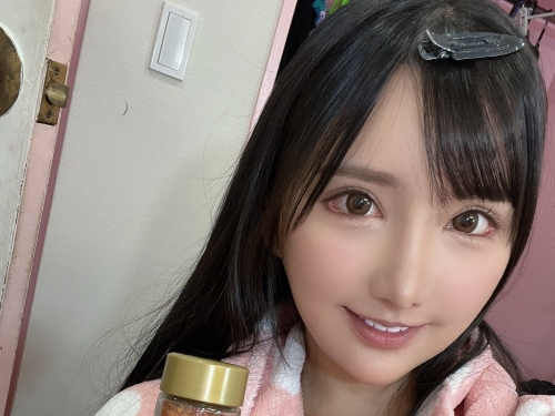 被公公無情中出！巨乳人妻「楪カレン」被老公出差冷落，欲求不滿搞不倫！