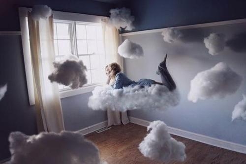 做夢是穿越平行空間？科學家研究發現，背誦一句話就可以控制夢境