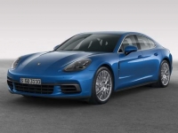新世代《Porsche Panamera》終於一絲不掛秀出性感身軀