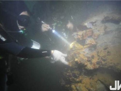 古代浸豬籠私刑！考古學家水底發現遺骨