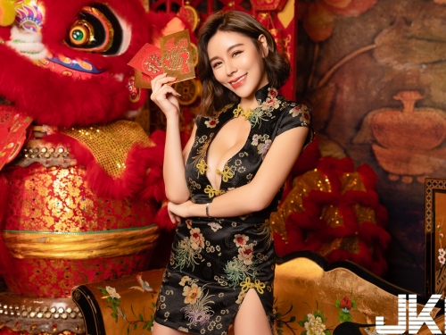 新年就是要自摸！正妹甜心「勾勾」被爆超性感麻將寫真，畫面火辣讓你自摸摸到回不了家