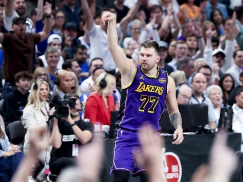 NBA》回達拉斯爆氣！東契奇轟45分 湖人贏獨行俠晉級季後賽