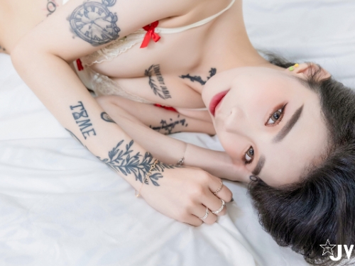 極品美少女《寶尼》集甜美性感於一體　「純情房客『翹』房東」正上演…