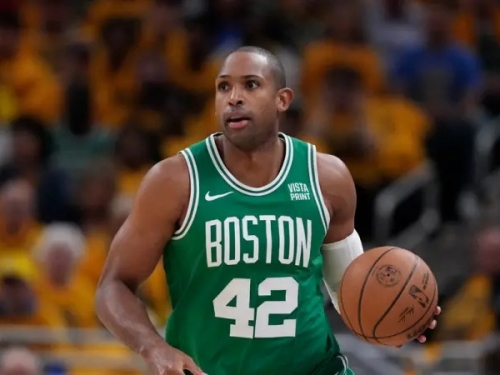NBA》勇士為何按兵不動？讓Looney離隊在布局　全力搶Al Horford