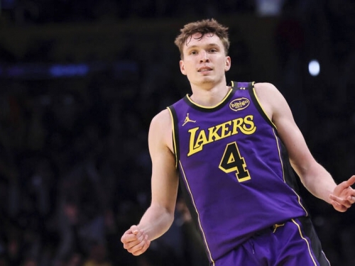 NBA》太狂！「大齡菜鳥」柯奈特轟9顆三分彈 率湖人戰勝爵士