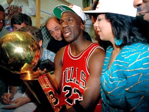 NBA》喬丹力壓詹皇登頂！被Bleacher Report選為「史上最佳球星」