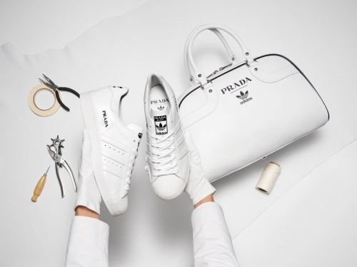 開賣在即！Prada X Adidas重磅聯名，絕美Superstar白鞋台灣只在這獨家販售