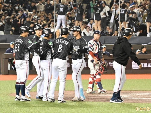 經典賽》台灣隊28人正選名單陷入長考 曾總點出抉擇關卡
