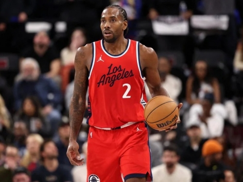 NBA》雷納德傷癒本季首度出賽 快艇痛宰老鷹26分慶祝