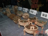 陝西省寶雞高新區農民后院發現12件青銅器