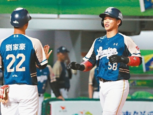 中職／廖健富逆轉開轟 暴力猿風光9連勝