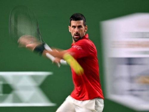 網球》打到氣力放盡！喬科維奇克服嘔吐、腿傷等絕境闖上海大師賽8強寫紀錄