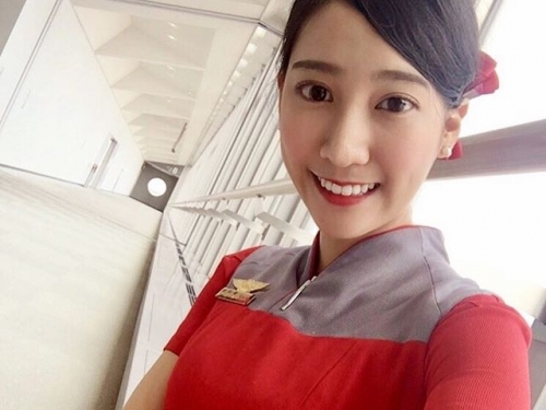 遠航爆乳「Ｇ奶空姐」穿什麼衣服都遮不住豐滿的上圍！身材超有料還有纖細長腿.....