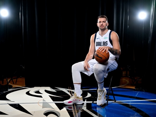 NBA》獨行俠一哥東契奇季前傳傷情 休養一週後再評估