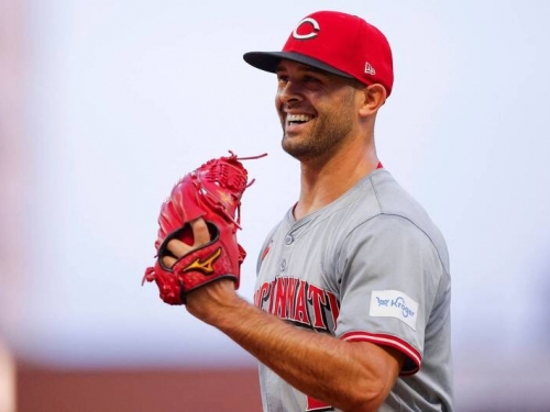 MLB》曾旅日的紅人右投接受6.7億的合格報價 仍想獲長約續留