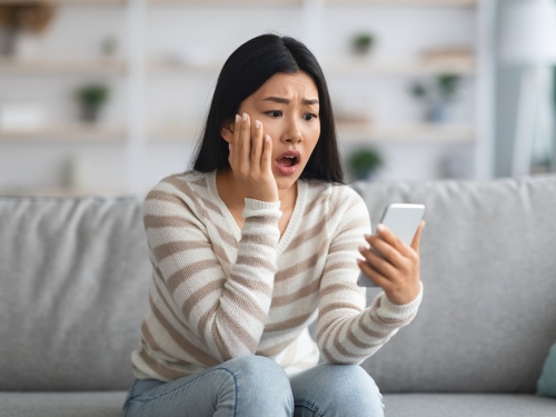 A片場景好眼熟 人妻驚覺「狗保母在她家拍片」崩潰