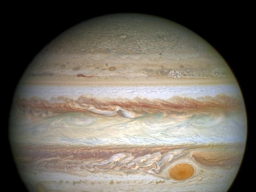 木星既然是氣態行星，宇航員是否能搭載航天器直接進入木星內部？