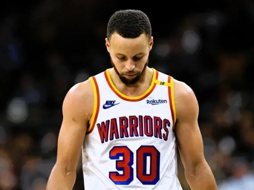 NBA》Curry帶傷上陣砍23分勇士仍吞4連敗　KD砍三分彈笑看Green