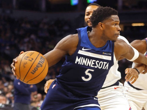 NBA》這次沒做白工 「蟻人」愛德華茲飆37分率灰狼拆快艇終止3連敗