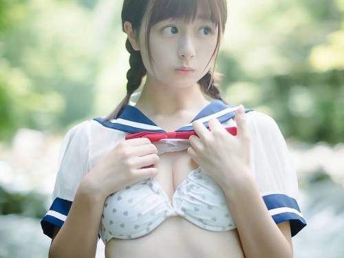 正妹攝影師「くりえみ」清純氣息好誘人　換上學生制服也沒有違和感