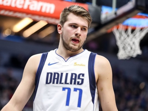 老闆看好NBA復賽 球星隔離愛溜狗