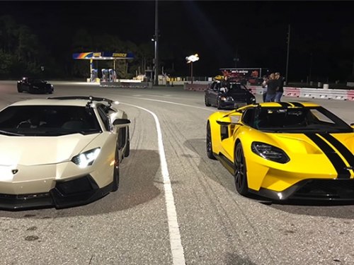 [影] 福特超跑加速能贏大牛？Ford GT 尬上 Lamborghini Aventador 近身肉搏拼直線！