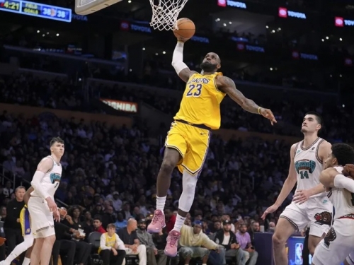 NBA》改寫最老連3場大三元紀錄 詹姆斯：不會打到跑不動那天