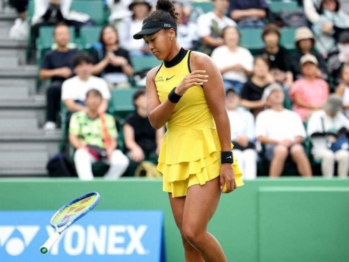 網球》前球后大坂直美左大腿受傷 大阪8強賽前無奈退出