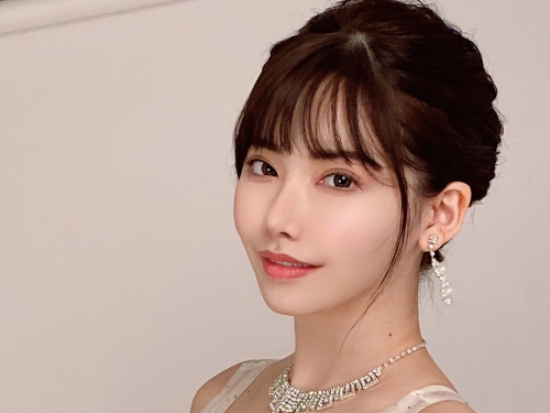 不能對丈夫說！「巨乳女客服」深田えいみ客訴處理竟肉償！哭著道歉被中出的悲慘美女