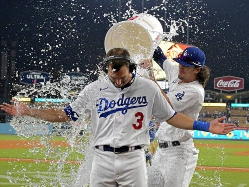 MLB》道奇10下再見安扳倒巨人 前廣島洋投「0.74」ERA引日媒關注