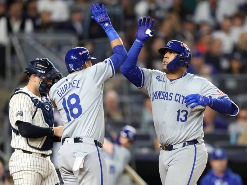 MLB季後賽》捕手砲培瑞茲關鍵追平轟 皇家單局灌4分逆轉洋基扳平戰局