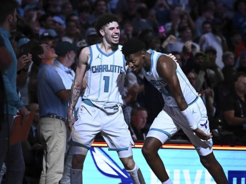 NBA》關鍵失誤後投進絕殺！ 黃蜂榜眼率隊1分差氣走活塞