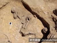 衣索比亞2千年古墓 驚見托腮照鏡的「睡美人」