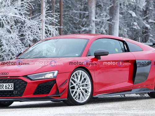 不藏了嗎？疑似「最終告別版」Audi R8...披上專屬空力套件雪地現身！